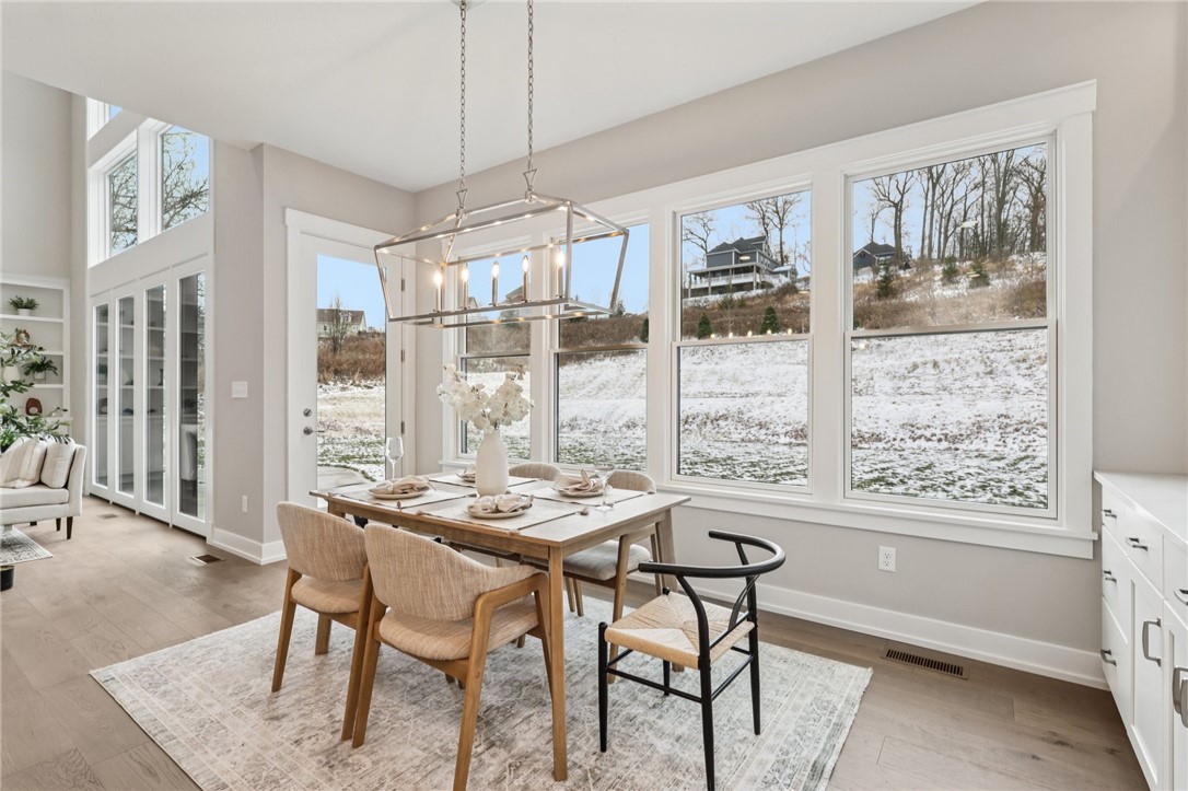 Cranberry Twp, Pennsylvania 16066, United States, 7 Bedrooms Bedrooms, ,7 BathroomsBathrooms,Residential,Active,254370