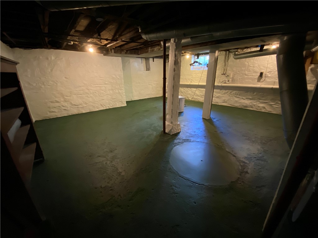 Greenville Boro - Mer, Pennsylvania 16125, United States, 3 Bedrooms Bedrooms, ,2 BathroomsBathrooms,Residential,Contingent,62505