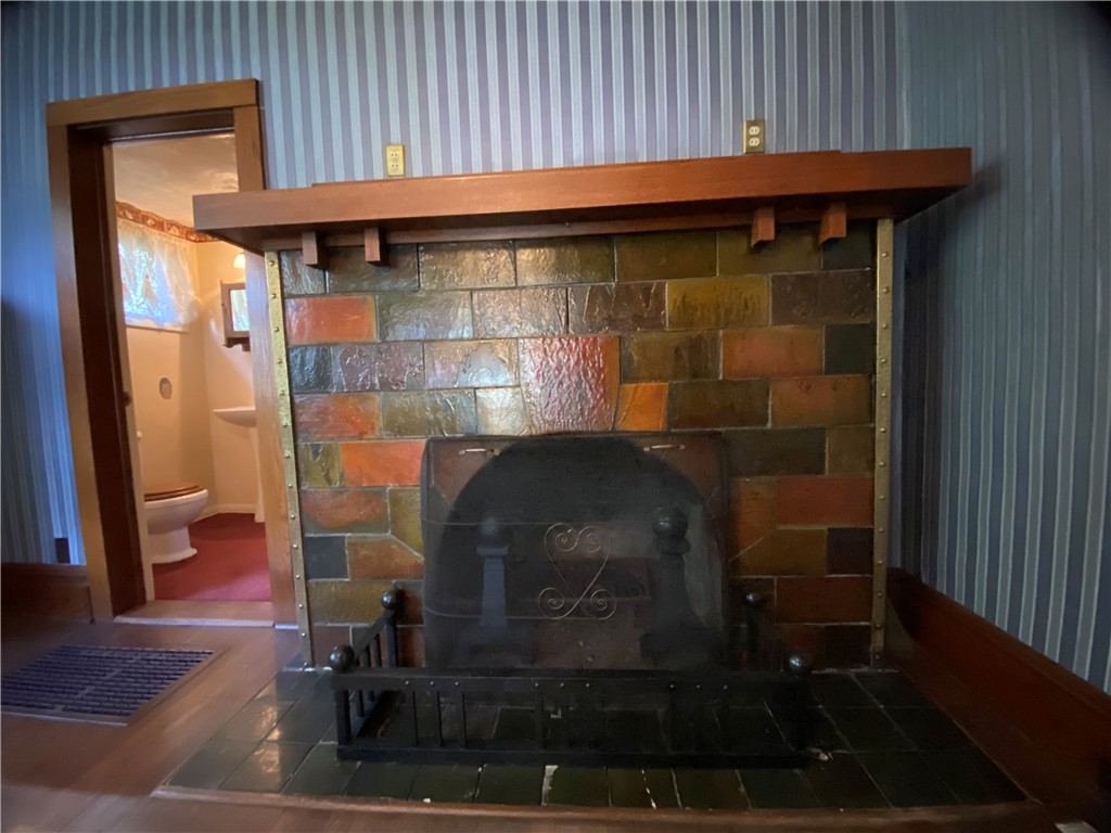 Greenville Boro - Mer, Pennsylvania 16125, United States, 3 Bedrooms Bedrooms, ,2 BathroomsBathrooms,Residential,Contingent,62505