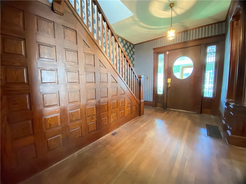 Greenville Boro - Mer, Pennsylvania 16125, United States, 3 Bedrooms Bedrooms, ,2 BathroomsBathrooms,Residential,Contingent,62505