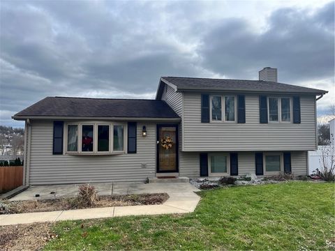 Photo of 219 Wren Dr, Greensburg, PA 15601 (MLS # 1732321)