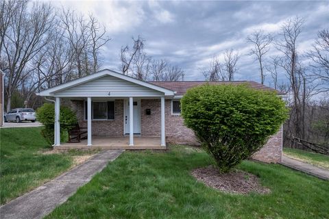 Photo of 4 Camera Pl, Pittsburgh, PA 15235 (MLS # 1748065)