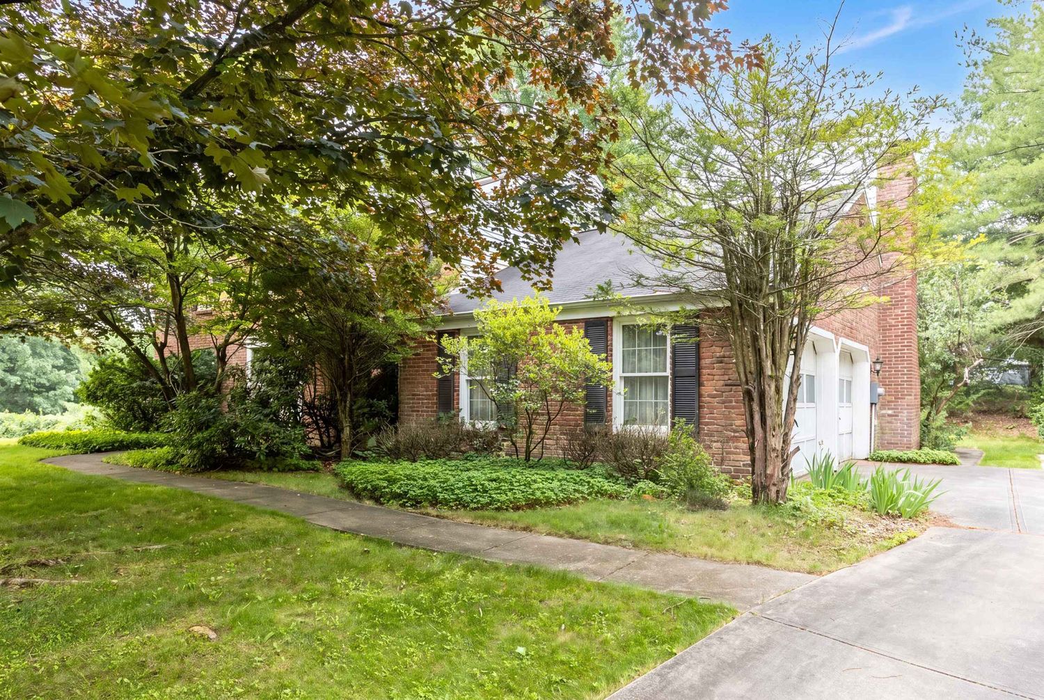 2545 Glenwood Drive