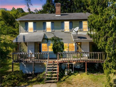 Multifamily For Sale - 3608 Edgewood St St<br/> South Park, PA 15129