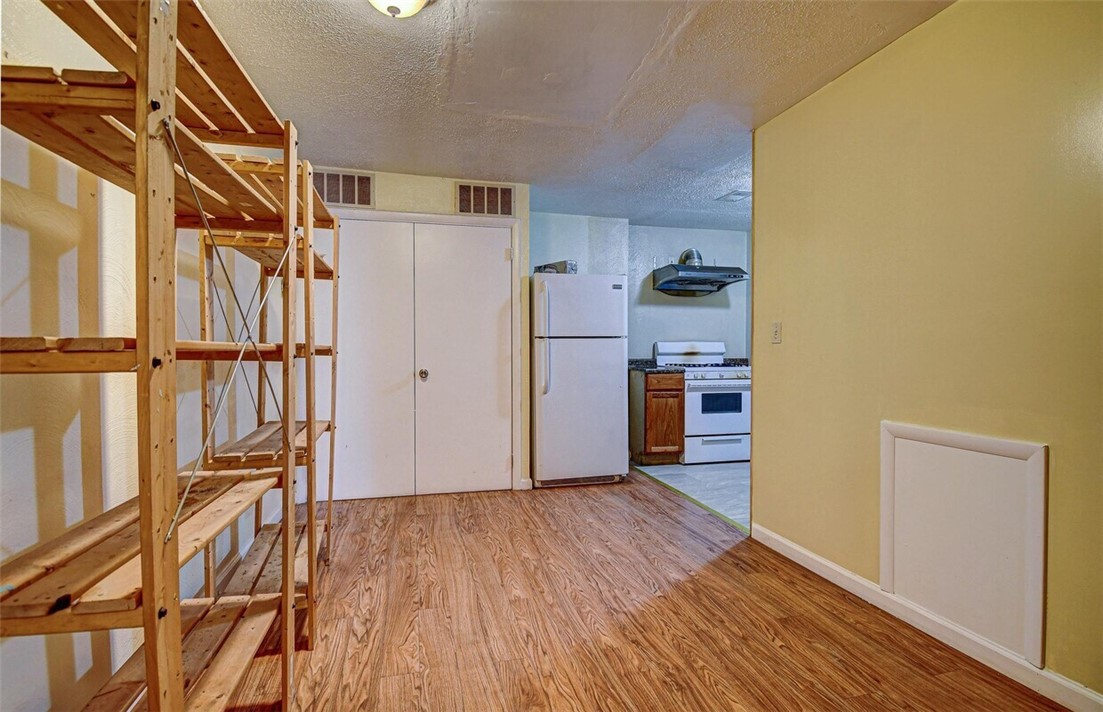 4919 Penn Ave