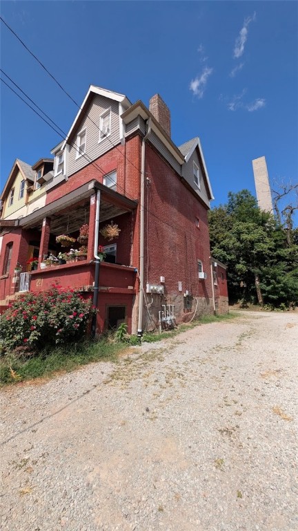 211 Coltart Ave