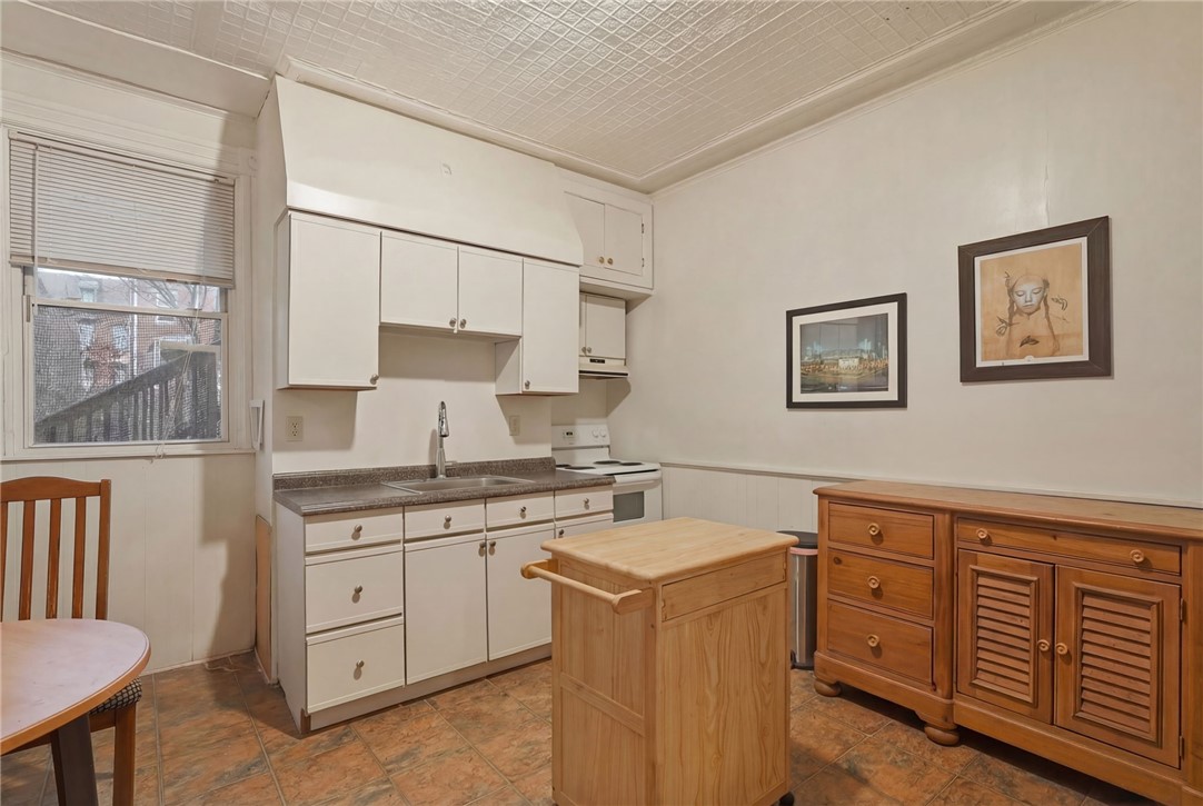 1009 Constance Street