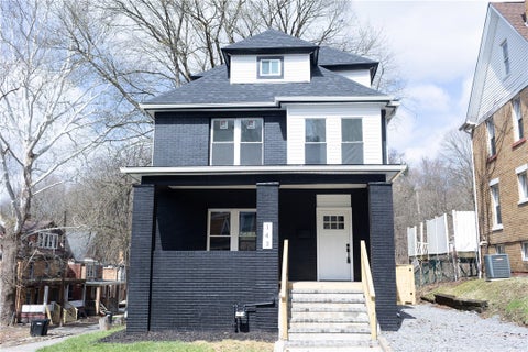 Townhouse For Sale - 143 Orchard St St<br/> Aliquippa, PA 15001