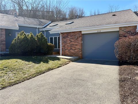 Photo of 206 Queens Ct, Canonsburg, PA 15317 (MLS # 1741527)