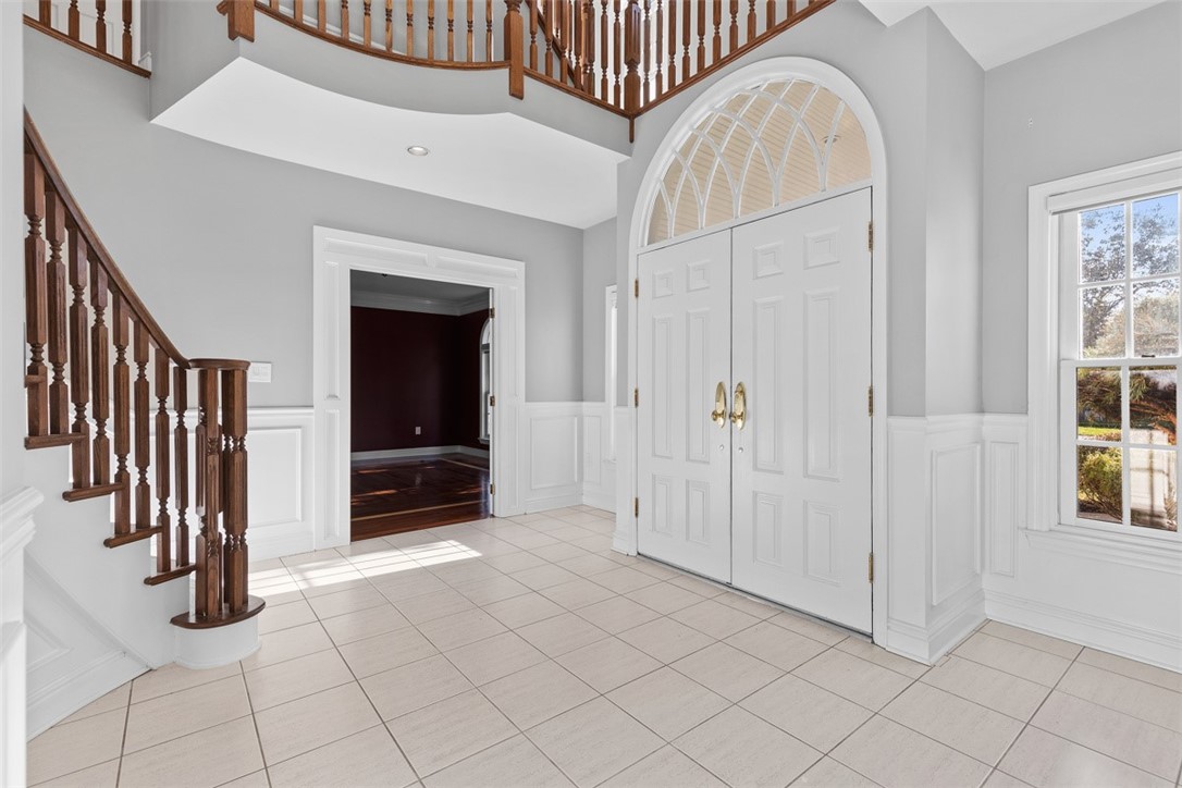 106 Gatehouse Dr