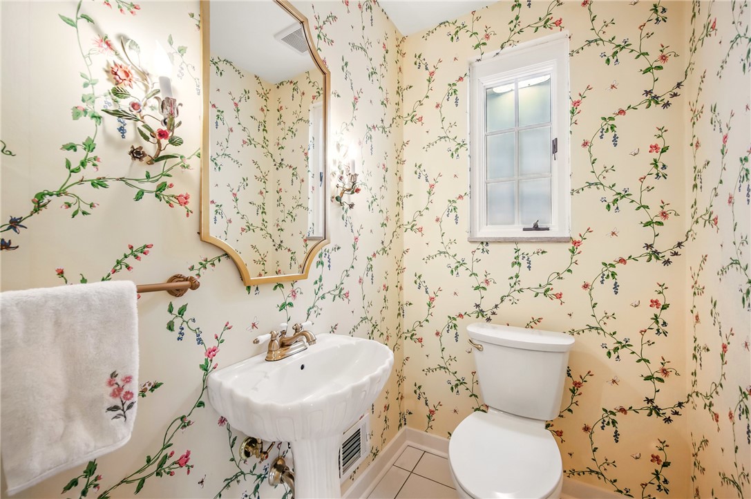 Churchill Boro, Pennsylvania 15235, United States, 4 Bedrooms Bedrooms, ,3 BathroomsBathrooms,Residential,Contingent,115045