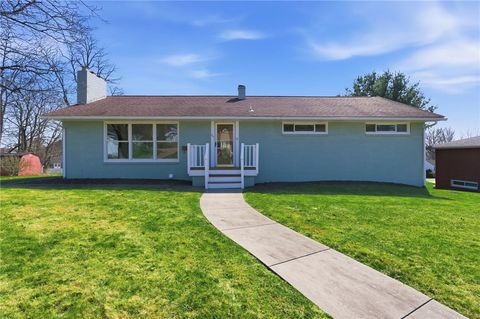 Photo of 246 Anderson Ave, Indiana, PA 15701 (MLS # 1745198)