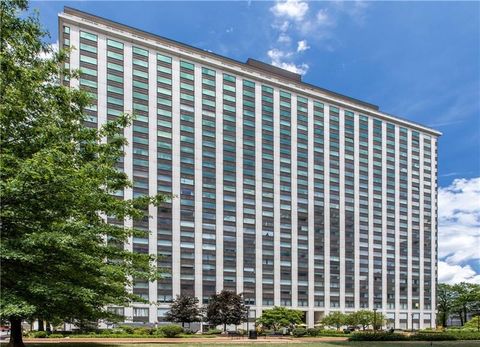 Photo of 320 Fort Duquesne Blvd #20HJ, Pittsburgh, PA 15222 (MLS # 1742669)