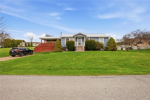 Photo of 144 Circle Dr, Jennerstown, PA 15547 (MLS # 1746928)