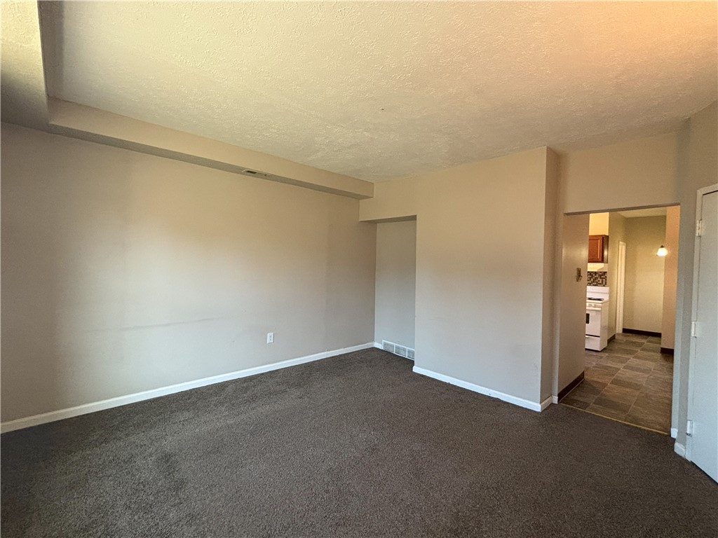 Swissvale, Pennsylvania 15218, United States, 1 Bedroom Bedrooms, ,1 BathroomBathrooms,Residential,Active,86510