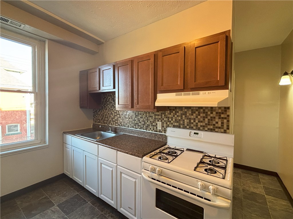 Swissvale, Pennsylvania 15218, United States, 1 Bedroom Bedrooms, ,1 BathroomBathrooms,Residential,Active,86510