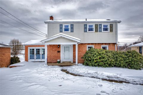 Photo of 585 Short St, Greensburg, PA 15601 (MLS # 1738880)
