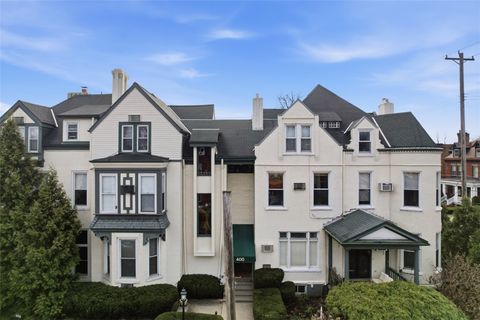 Photo of 400 S Highland Ave #11, Pittsburgh, PA 15206 (MLS # 1745872)