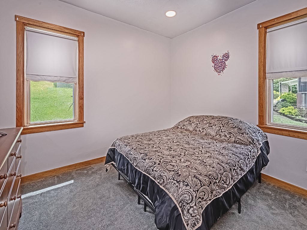 116 1st Ave Ave, New Eagle, Pennsylvania image 16