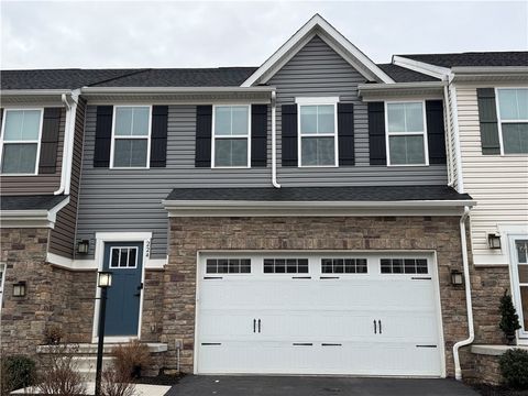 Photo of 224 Cranesbill Dr, Mars, PA 16046 (MLS # 1736949)