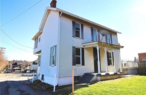 Photo of 14 E Pike St, Houston, PA 15342 (MLS # 1726230)