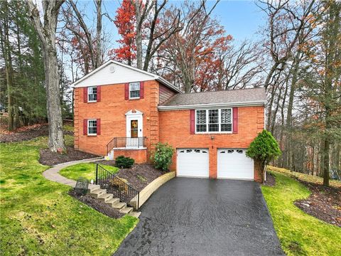 Photo of 8576 W Barkhurst Dr, Pittsburgh, PA 15237 (MLS # 1736822)