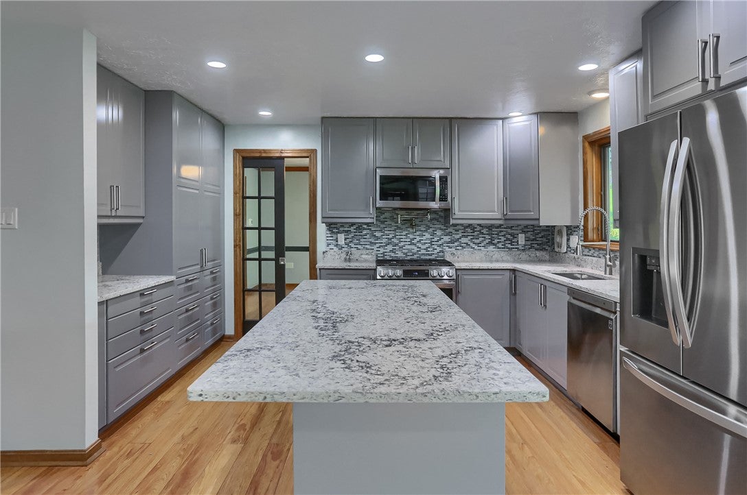 2525 Country Side Lane