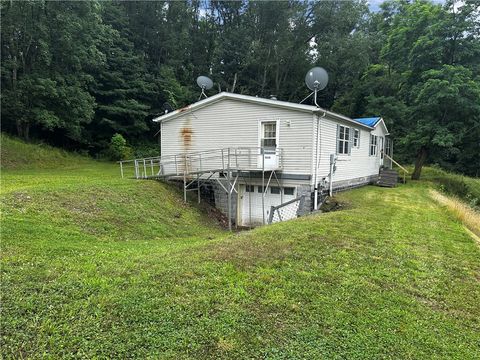 Mobile Home For Sale - 1818 Pershing Street St<br/> Johnstown, PA 15902
