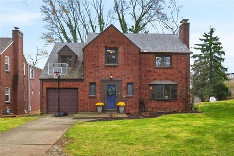 Photo of 317 Old Farm Rd, Pittsburgh, PA 15228 (MLS # 1732188)