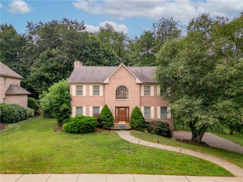 Photo of 425 Settlers Village Cir, Cranberry Twp, PA 16066 (MLS # 1728936)