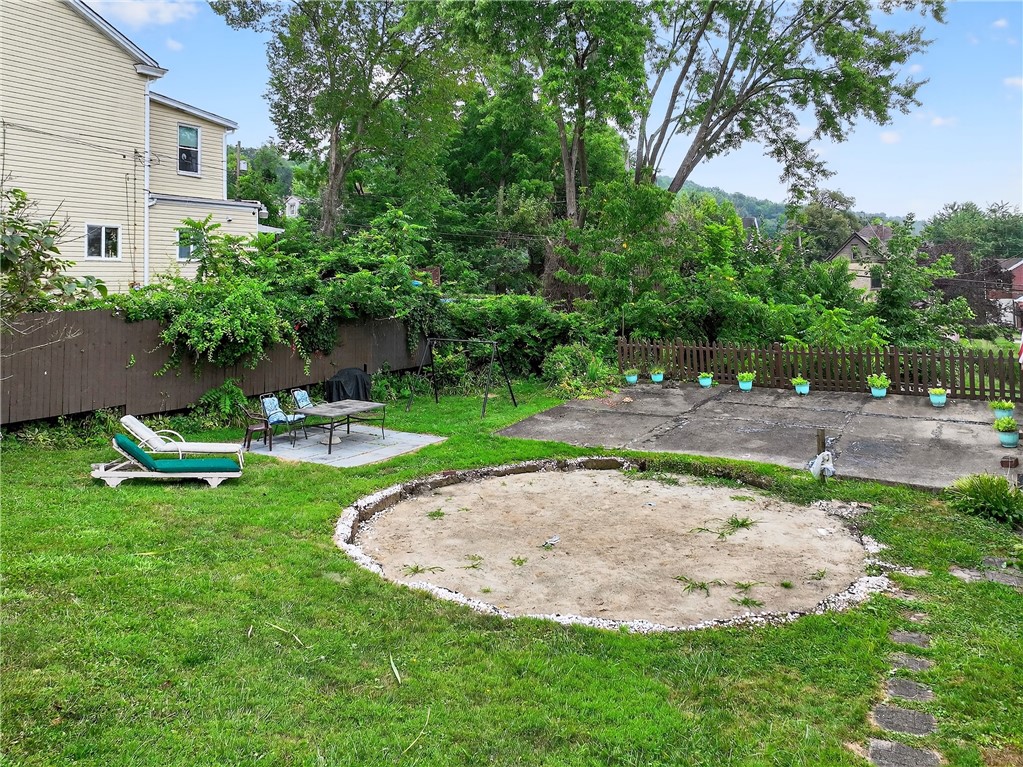 Ingram, Pennsylvania 15205, United States, 4 Bedrooms Bedrooms, ,2 BathroomsBathrooms,Residential,Pending,189164