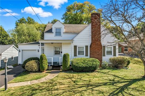 Photo of 393 S 7th St, Sharpsville, PA 16150 (MLS # 1724075)
