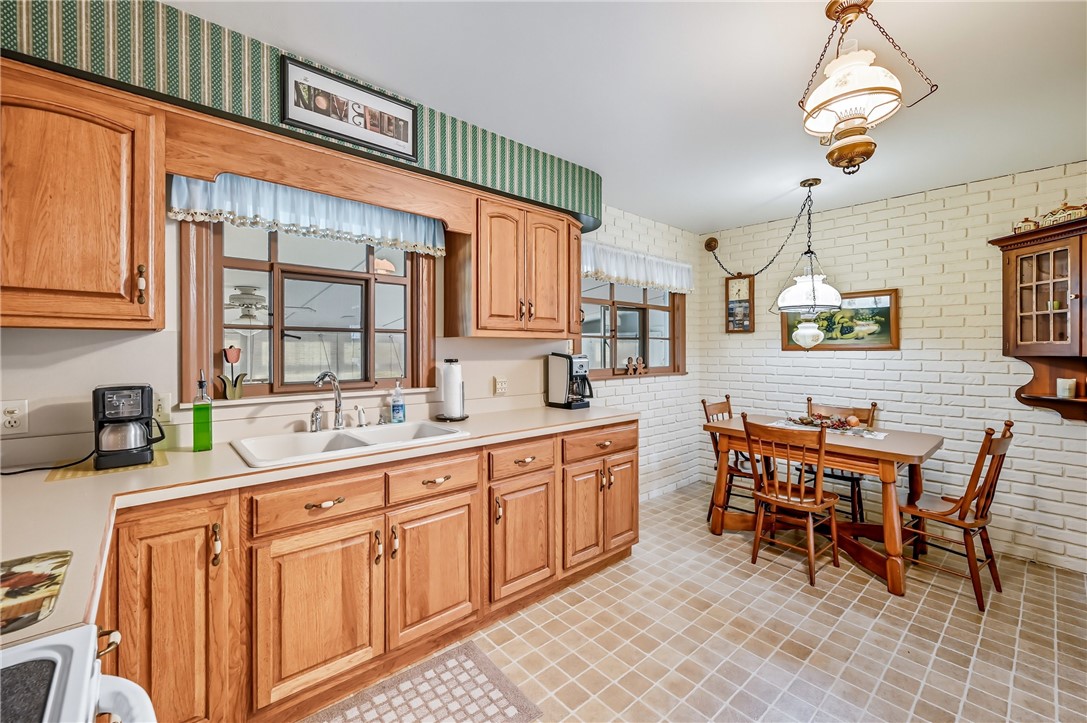 Sharpsville, Pennsylvania 16150, United States, 4 Bedrooms Bedrooms, ,3 BathroomsBathrooms,Residential,Active,223603