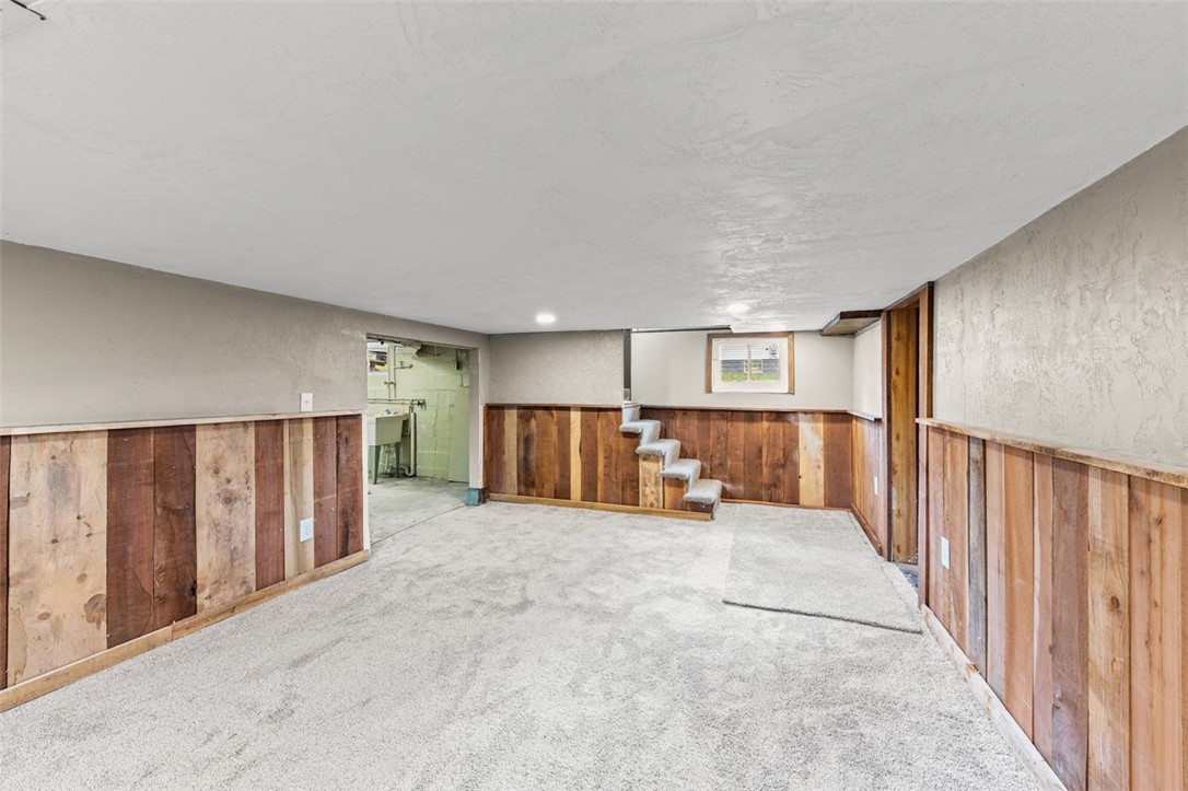 Connellsville, Pennsylvania 15425, United States, 2 Bedrooms Bedrooms, ,2 BathroomsBathrooms,Residential,Contingent,245549