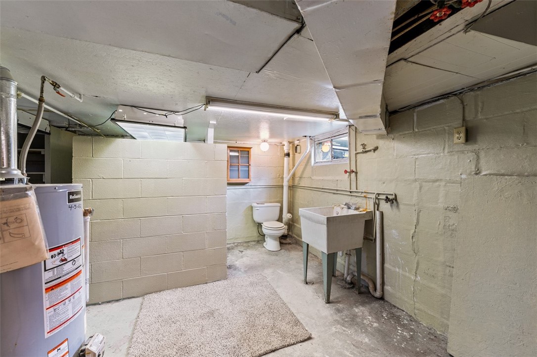 Connellsville, Pennsylvania 15425, United States, 2 Bedrooms Bedrooms, ,2 BathroomsBathrooms,Residential,Contingent,245549