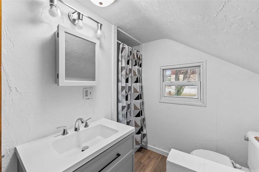 Connellsville, Pennsylvania 15425, United States, 2 Bedrooms Bedrooms, ,2 BathroomsBathrooms,Residential,Contingent,245549