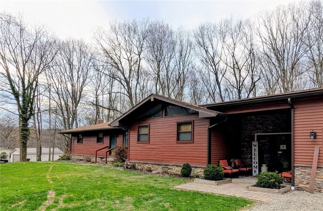 141 Hall Rd