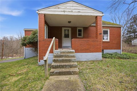 Photo of 105 Pine St, Trafford, PA 15085 (MLS # 1744920)