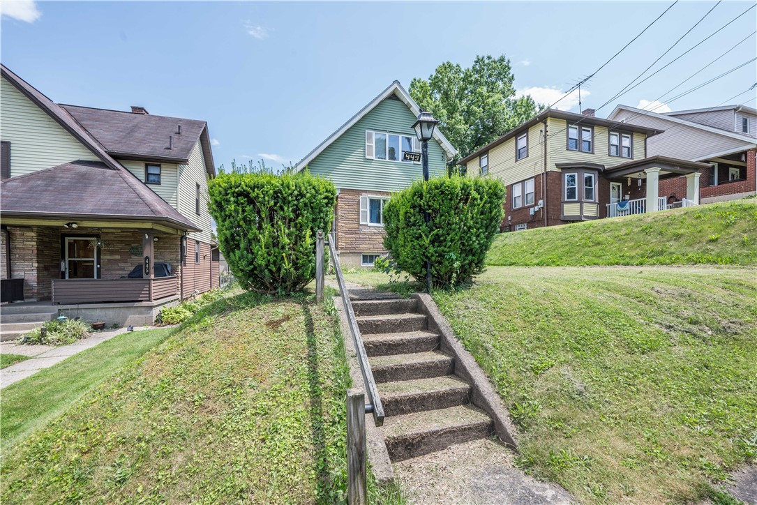 Clairton, Pennsylvania 15025, United States, 3 Bedrooms Bedrooms, ,2 BathroomsBathrooms,Residential,Pending,171064