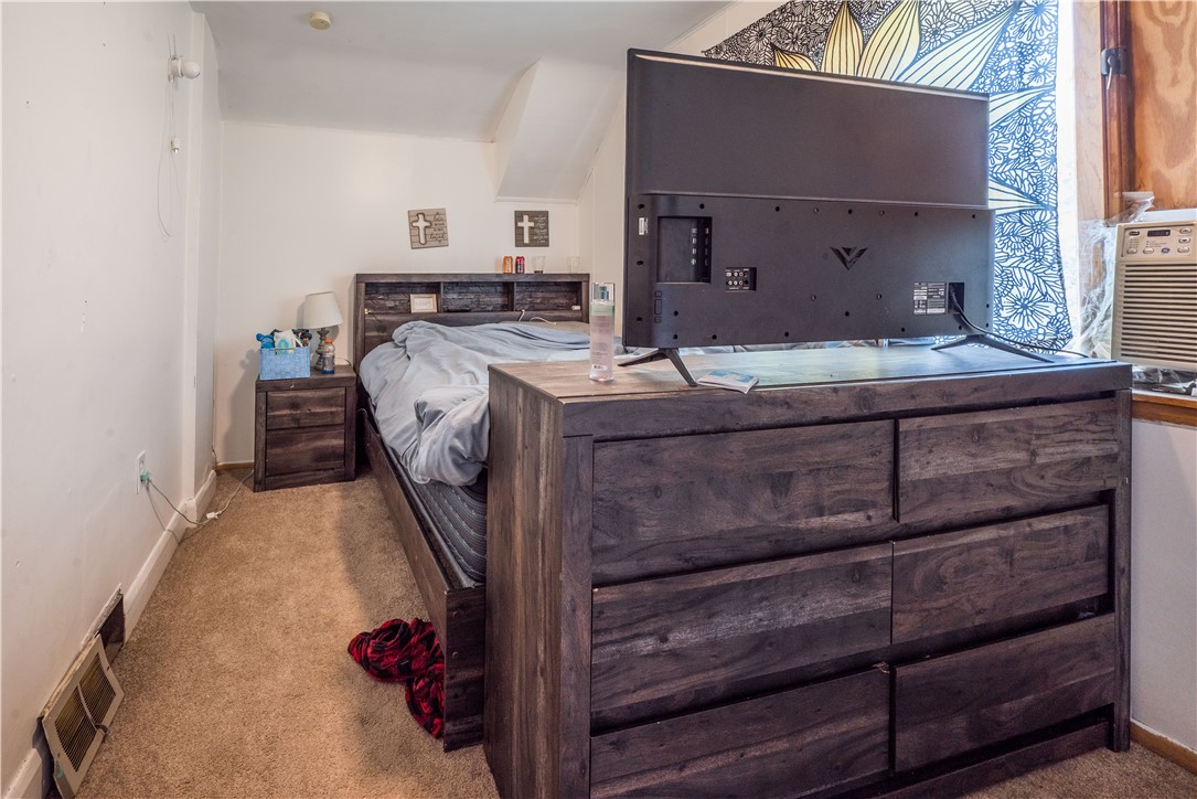 Clairton, Pennsylvania 15025, United States, 3 Bedrooms Bedrooms, ,2 BathroomsBathrooms,Residential,Pending,171064