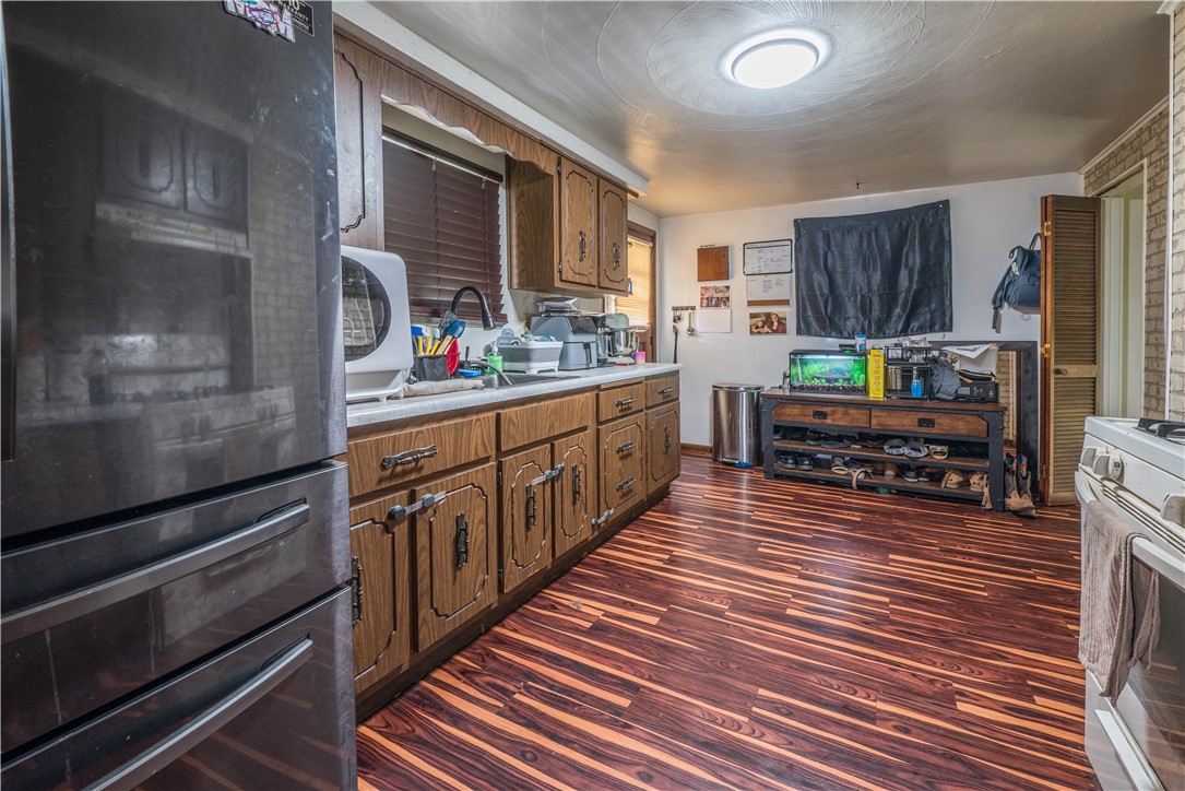 Clairton, Pennsylvania 15025, United States, 3 Bedrooms Bedrooms, ,2 BathroomsBathrooms,Residential,Pending,171064