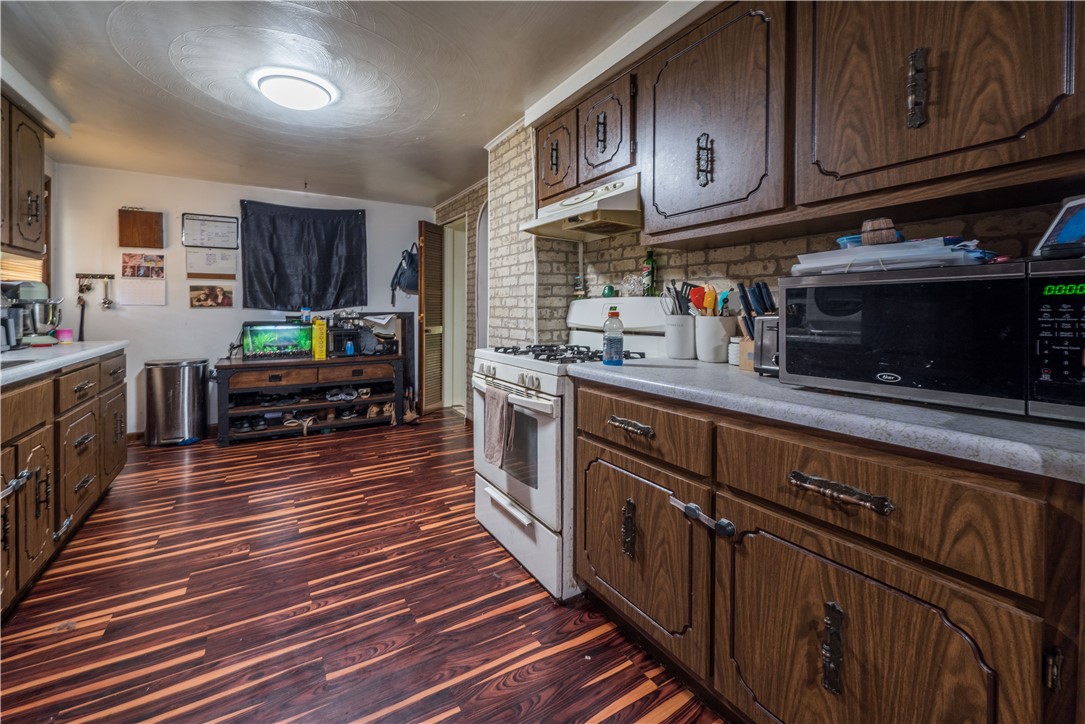 Clairton, Pennsylvania 15025, United States, 3 Bedrooms Bedrooms, ,2 BathroomsBathrooms,Residential,Pending,171064