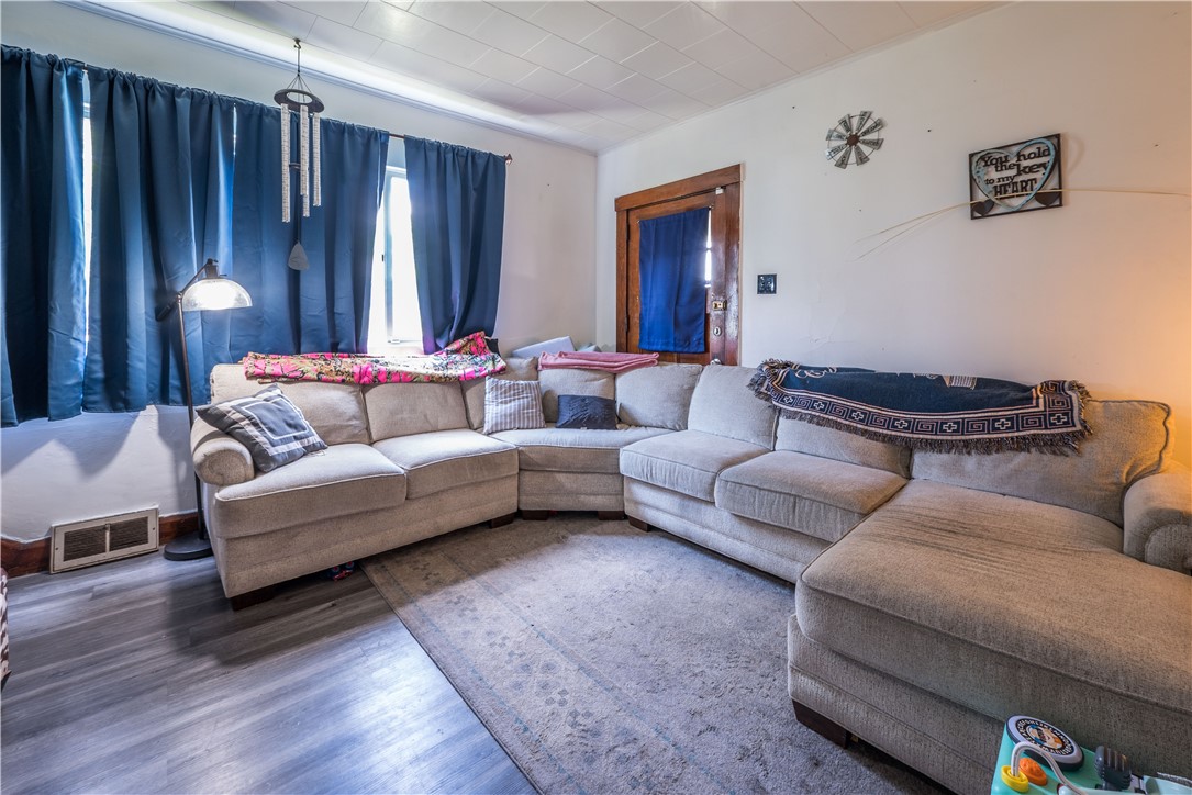 Clairton, Pennsylvania 15025, United States, 3 Bedrooms Bedrooms, ,2 BathroomsBathrooms,Residential,Pending,171064