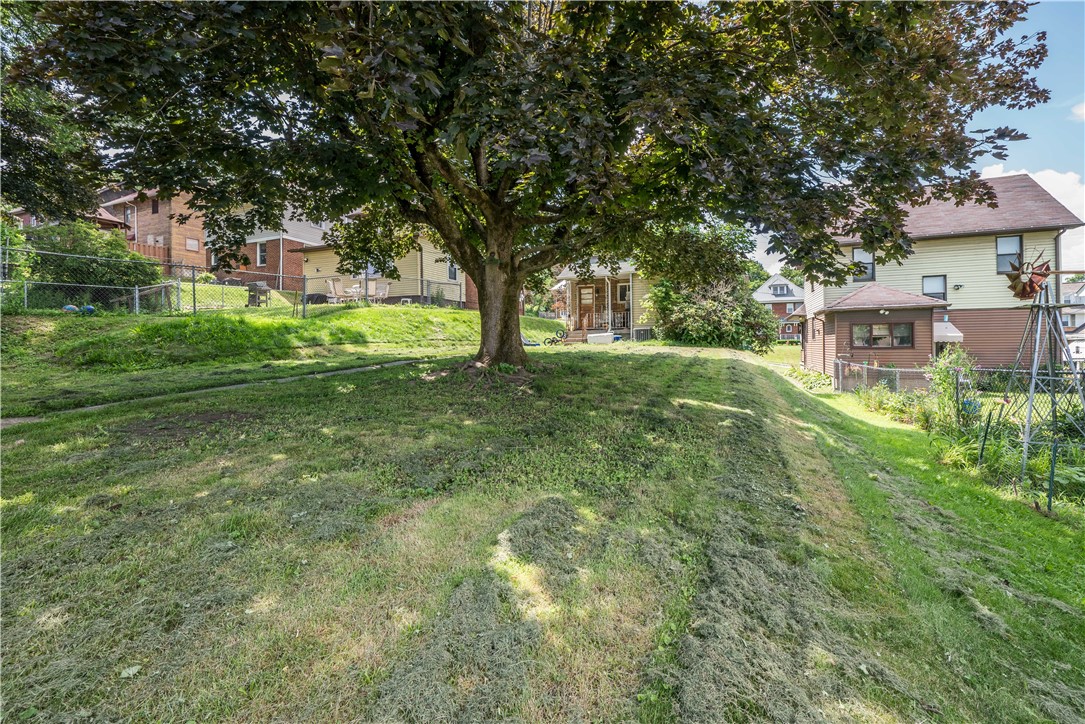 Clairton, Pennsylvania 15025, United States, 3 Bedrooms Bedrooms, ,2 BathroomsBathrooms,Residential,Pending,171064