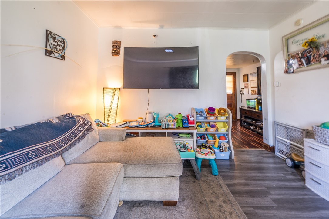 Clairton, Pennsylvania 15025, United States, 3 Bedrooms Bedrooms, ,2 BathroomsBathrooms,Residential,Pending,171064