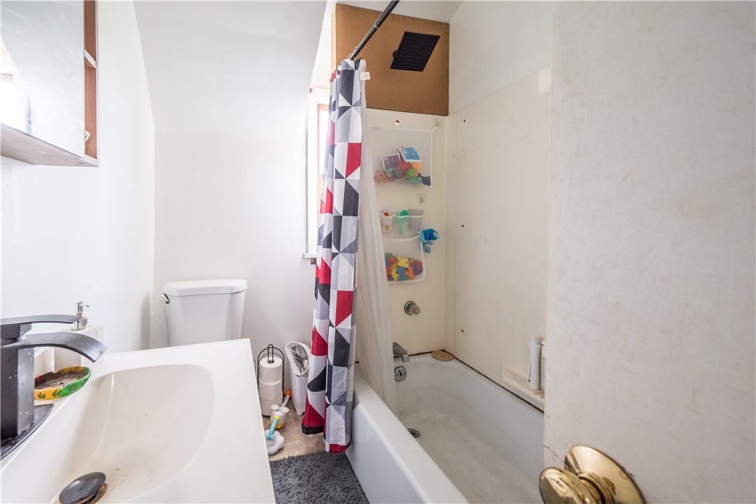 Clairton, Pennsylvania 15025, United States, 3 Bedrooms Bedrooms, ,2 BathroomsBathrooms,Residential,Pending,171064