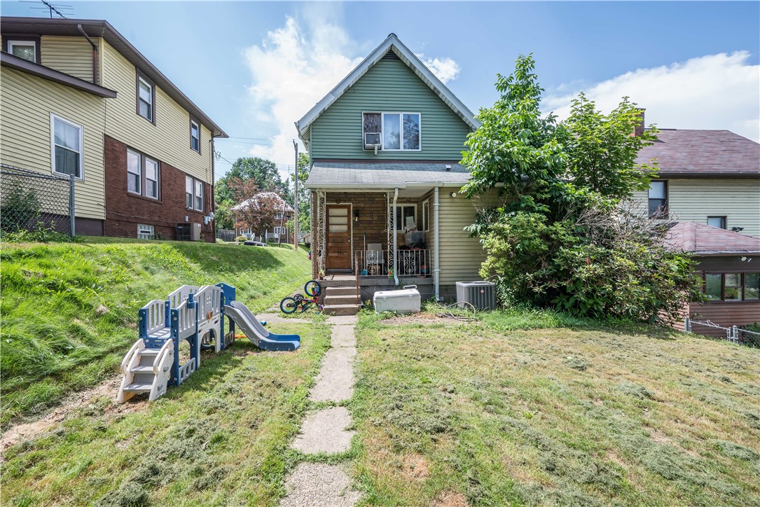 Clairton, Pennsylvania 15025, United States, 3 Bedrooms Bedrooms, ,2 BathroomsBathrooms,Residential,Pending,171064