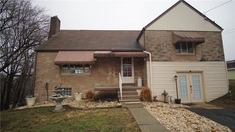 Photo of 531 Dugan Way, New Kensington, PA 15068 (MLS # 1743002)