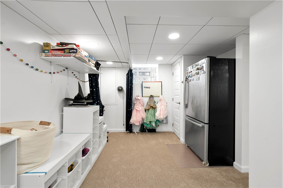 Dormont, Pennsylvania 15216, United States, 4 Bedrooms Bedrooms, ,2 BathroomsBathrooms,Residential,Pending,2241