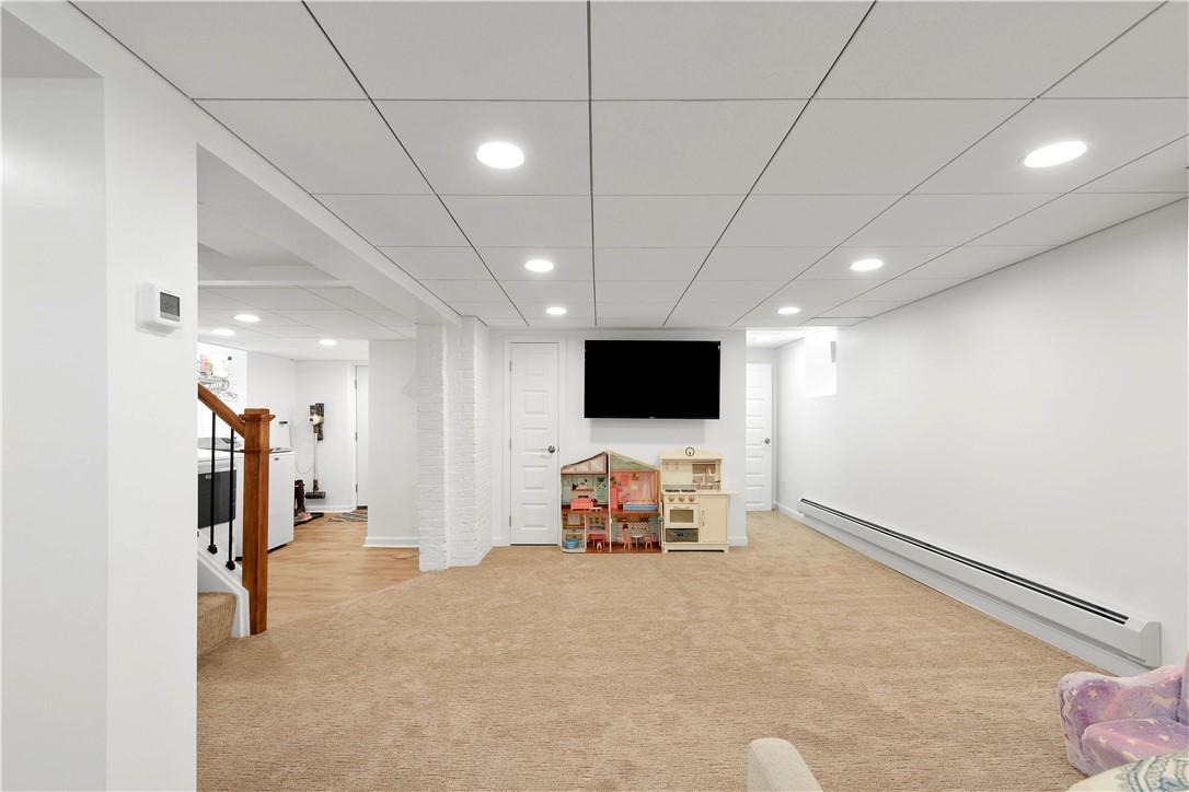 Dormont, Pennsylvania 15216, United States, 4 Bedrooms Bedrooms, ,2 BathroomsBathrooms,Residential,Pending,2241